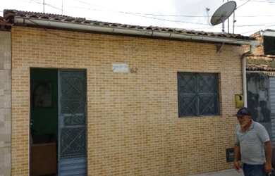 Imagem: A casa possui 2 Dormitórios, 1 Banheiro, 65m² de Área e