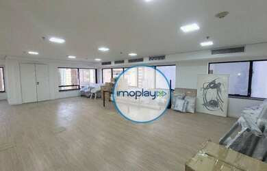 Imagem: O depósito possui 4 Vagas na garagem, 135m² de Área e está