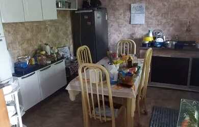 Imagem: A casa possui 1 Dormitório, 1 Banheiro e está localizado