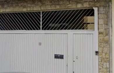 Imagem: A casa possui 3 Dormitórios, 3 Banheiros, 2 Vagas na garagem