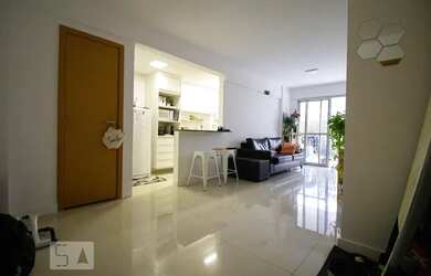 Imagem: O apartamento possui 1 Dormitório, 1 Banheiro, 1 Vaga na garagem