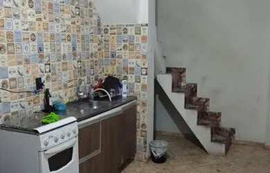 Imagem: A casa possui 2 Dormitórios e 2 Banheiros e está localizado