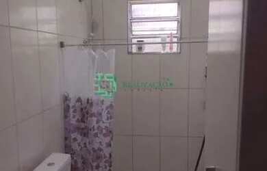 Imagem: A casa possui 2 Dormitórios, 1 Banheiro, 2 Vagas na garagem