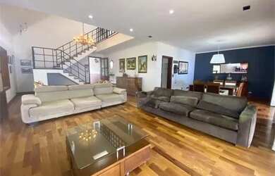 Imagem: A casa em condomínio possui 4 Dormitórios, 5 Banheiros, 5