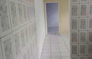 Imagem: A casa possui 1 Dormitório, 1 Banheiro, 76m² de Área e está