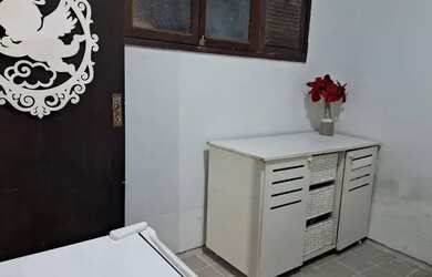 Imagem: O quarto possui Imóvel mobiliado e está localizado em Santo