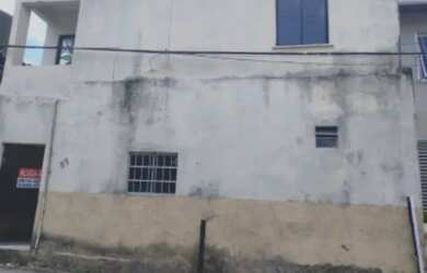 Imagem: A casa possui 2 Dormitórios, 1 Banheiro e está localizado