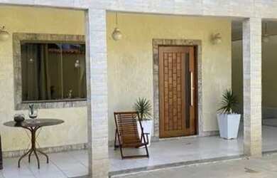 Imagem: A casa possui 2 Dormitórios, 3 Banheiros, 3 Vagas na garagem