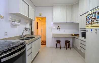 Imagem: O apartamento possui 3 Dormitórios, 2 Banheiros, 1 Vaga na