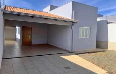 Imagem: A casa possui 2 Dormitórios, 2 Banheiros e está localizado