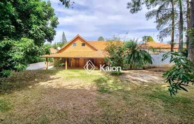 Imagem: A casa em condomínio possui 4 Dormitórios, 5 Banheiros, 4