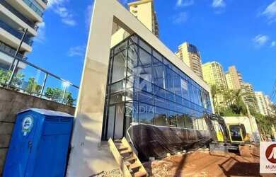 Imagem: O depósito possui 5 Vagas na garagem, 360m² de Área e está