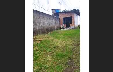 Imagem: A casa possui 2 Dormitórios, 1 Banheiro e está localizado