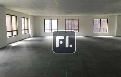 Imagem: O depósito possui 5 Vagas na garagem, 413m² de Área e está