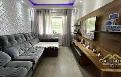 Imagem: A casa à venda possui 4 Dormitórios, 3 Banheiros, 3 Vagas