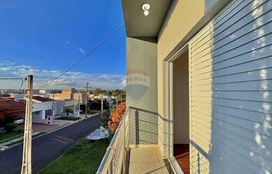 Imagem 3: Casa Luxuosa no Condomínio Santa Monica II para Aluguel