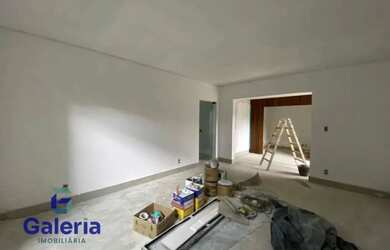 Imagem: O depósito possui 3 Vagas na garagem e 272m² de Área e está