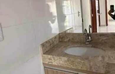 Imagem 6: VENDO ESSA CASA NO PARQUE 10, PRÓXIMO AO VENEZA. - CASA VAZIA