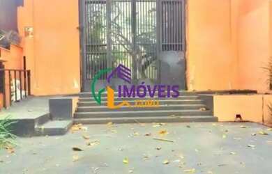 Imagem: O depósito possui 5 Vagas na garagem, 600m² de Área e está