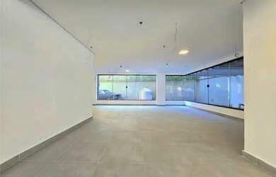 Imagem: O depósito possui 2 Vagas na garagem, 101m² de Área e está