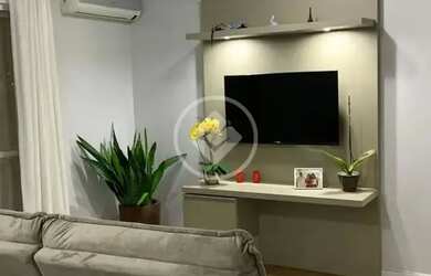 Imagem: O apartamento possui 3 Dormitórios, 1 Banheiro, 1 Vaga na garagem