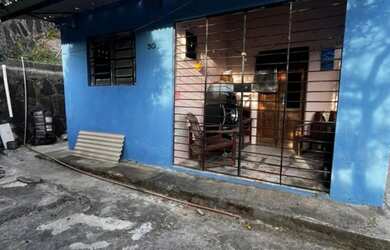 Imagem: A casa possui 2 Dormitórios, 1 Banheiro e está localizado