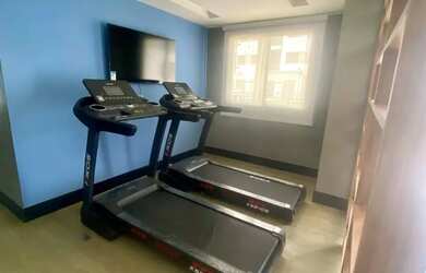 Imagem 2: Mar e montanha. Acomodam 4 pessoas, 1 Vaga na garageme2 Dormitórios