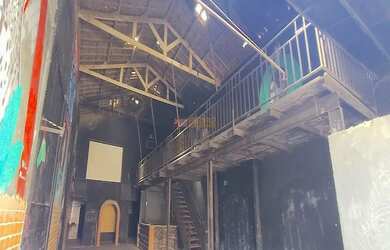 Imagem: O depósito possui 256m² de Área e está localizado em Rudge