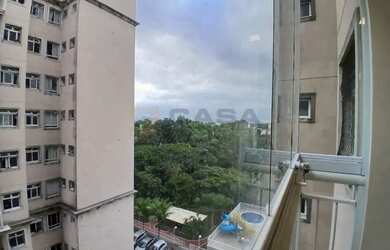 Imagem: O apartamento possui 2 Dormitórios, 1 Banheiro, 1 Vaga na garagem