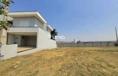 Imagem: O terreno possui 303m² de Área e está localizado em Santa