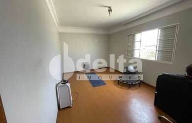 Imagem 10: Casa Residencial ou Comercial disponível para locação e venda no bairro...