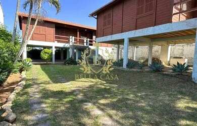 Imagem: A casa à venda possui 5 Dormitórios, 1 Banheiro, 2 Vagas na