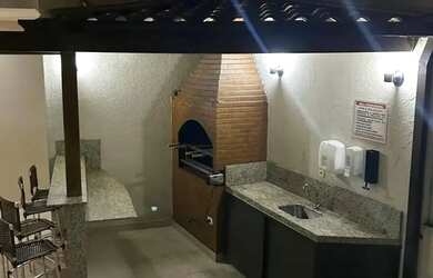 Imagem: O apartamento possui 2 Dormitórios, 2 Banheiros, 1 Vaga na