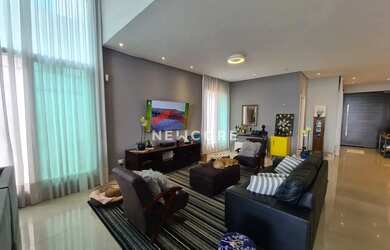 Imagem: A casa em condomínio possui 3 Dormitórios, 5 Banheiros, 4