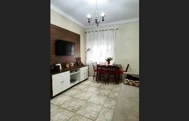 Imagem: O apartamento possui 2 Dormitórios e 1 Banheiro e está localizado