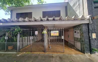 Imagem: A casa possui 3 Dormitórios, 4 Banheiros, 2 Vagas na garagem