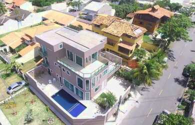 Imagem: A casa possui 4 Dormitórios, 1 Banheiro, 353m² de Área e