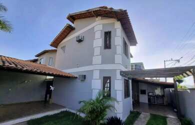 Imagem: A casa possui 3 Dormitórios, 3 Banheiros, 2 Vagas na garagem