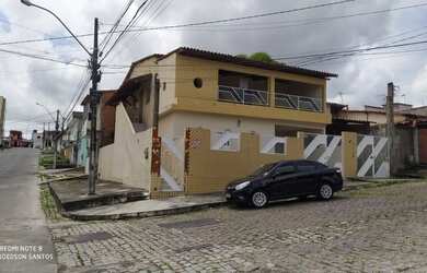 Imagem: A casa possui 5 Dormitórios e está localizado em Jardim Acácia