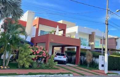 Imagem: A casa em condomínio possui 4 Dormitórios, 5 Banheiros, 4