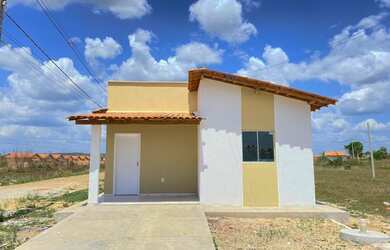 Imagem: A casa possui 2 Dormitórios, 2 Banheiros, 1 Vaga na garagem