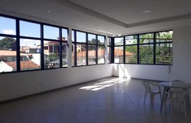 Imagem: O depósito possui 4 Vagas na garagem, 240m² de Área, Imóvel