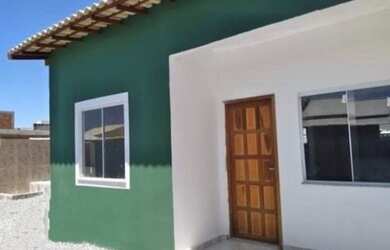 Imagem: A casa possui 2 Dormitórios, 2 Banheiros, 2 Vagas na garagem