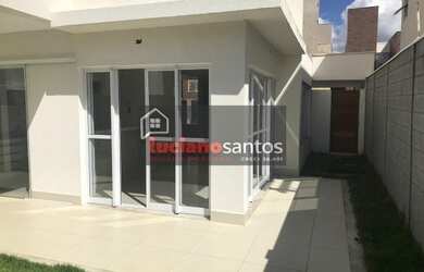 Imagem: A casa possui 3 Dormitórios, 4 Banheiros, 5 Vagas na garagem