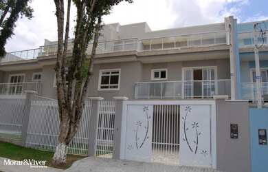 Imagem: A casa possui 3 Dormitórios, 4 Banheiros, 4 Vagas na garagem