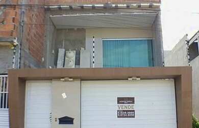 Imagem: A casa possui 3 Dormitórios, 3 Banheiros, 2 Vagas na garagem