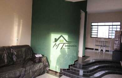 Imagem: A casa possui 3 Dormitórios, 2 Banheiros, 90m² de Área e