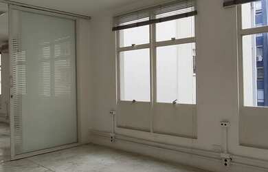 Imagem: O depósito possui 1 Vaga na garagem, 72m² de Área e está