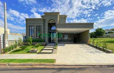 Imagem: A casa em condomínio possui 3 Dormitórios, 5 Banheiros, 4