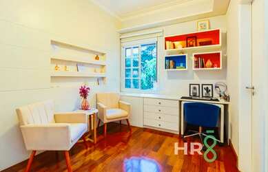 Imagem 2: Maravilhosa casa de arquitetura Neoclássica no Alto da Boa Vista